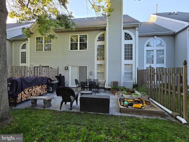 15 CONGRESS CIR, Medford, NJ 08055