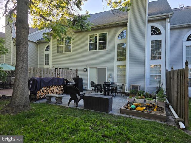 15 CONGRESS CIR, Medford, NJ 08055