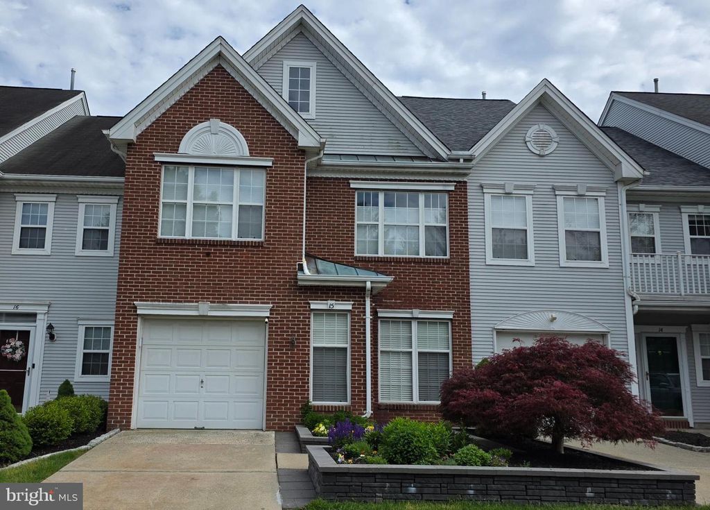 15 CONGRESS CIR, Medford, NJ 08055