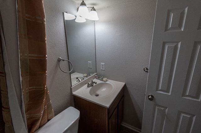 201 N WEST BLVD, Columbia, MO 65203