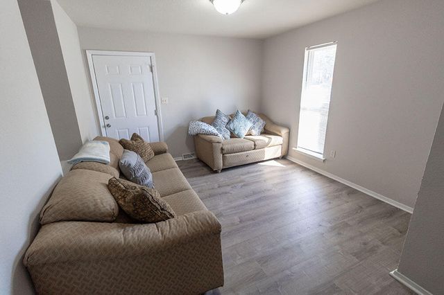 201 N WEST BLVD, Columbia, MO 65203