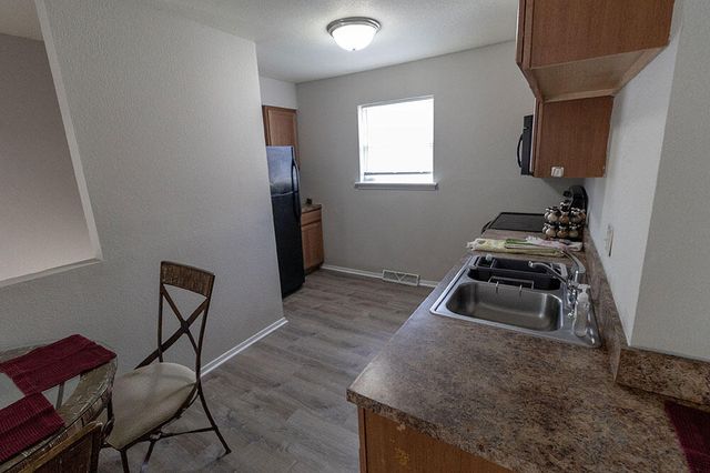 201 N WEST BLVD, Columbia, MO 65203