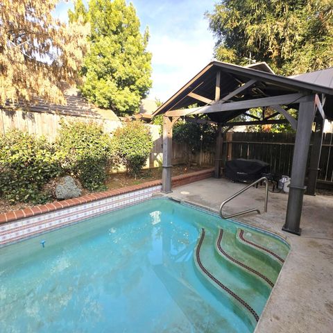 2230 E Ryan Avenue, Fresno, CA 93720