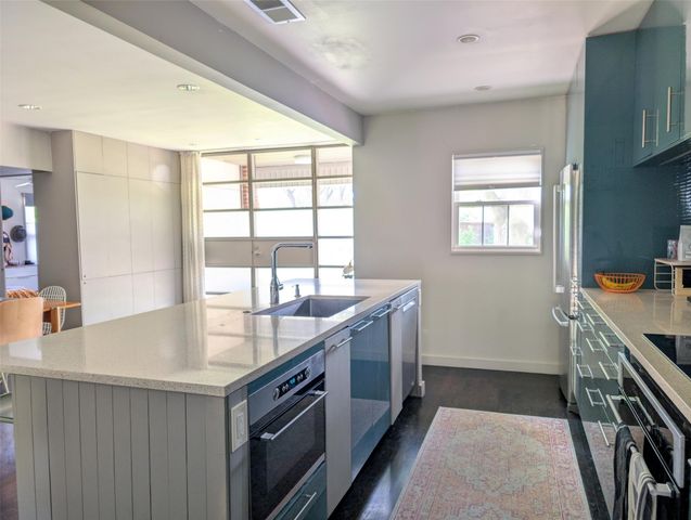 10026 Lake Gardens Drive, Dallas, TX 75218
