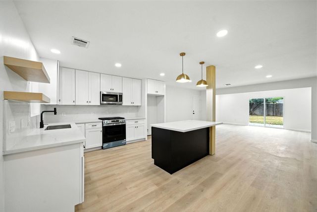 6034 Birchmont Drive, Houston, TX 77092