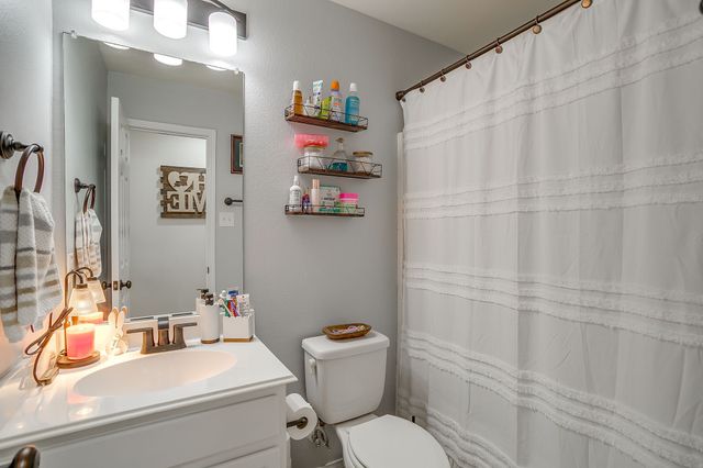 1911 Castaway Drive, Dallas, TX 75051