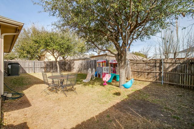 1911 Castaway Drive, Dallas, TX 75051