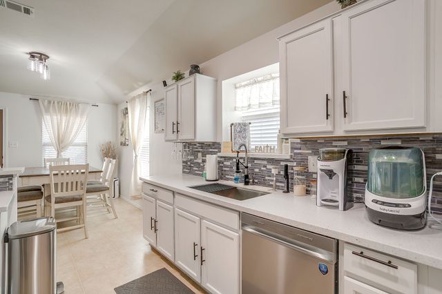 1911 Castaway Drive, Dallas, TX 75051