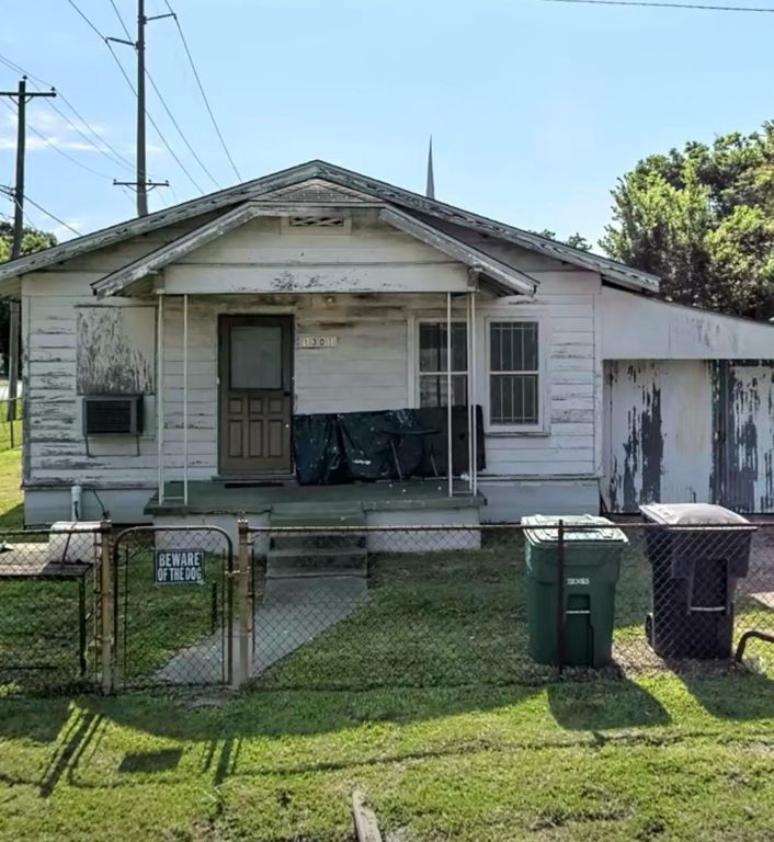 1301 Boulder Street, Houston, TX 77012