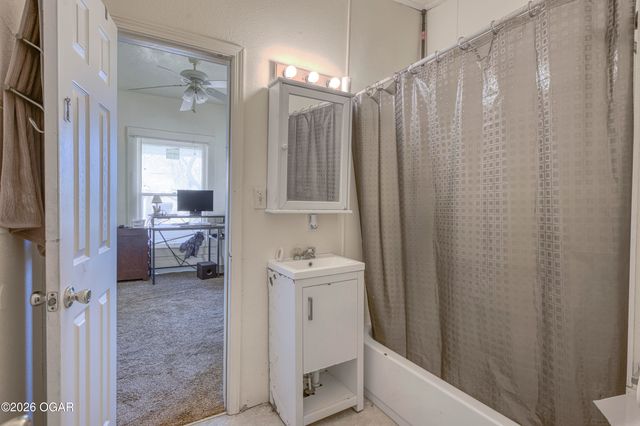 2912 E 9th Street, Joplin, MO 64801