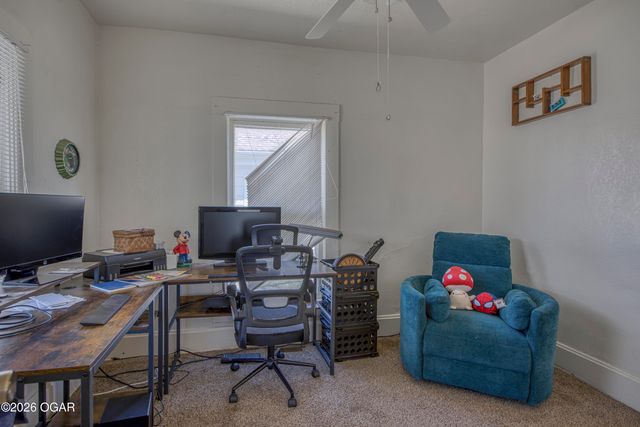 2912 E 9th Street, Joplin, MO 64801