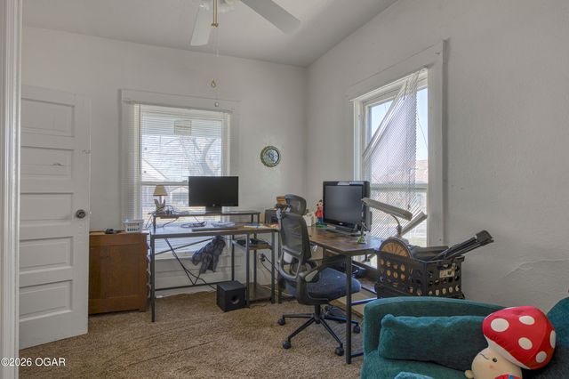 2912 E 9th Street, Joplin, MO 64801