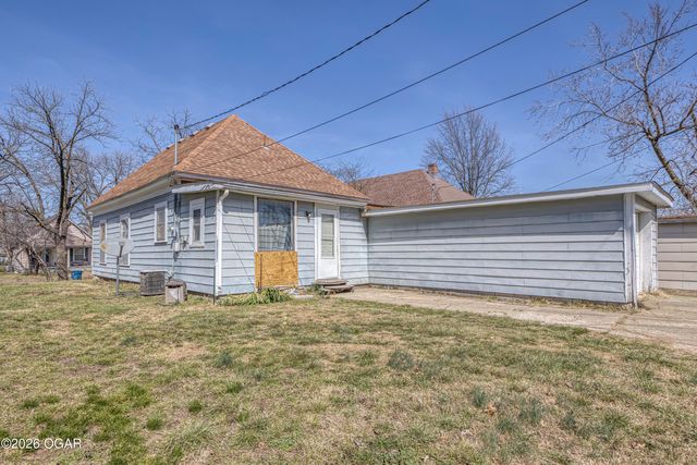 2912 E 9th Street, Joplin, MO 64801