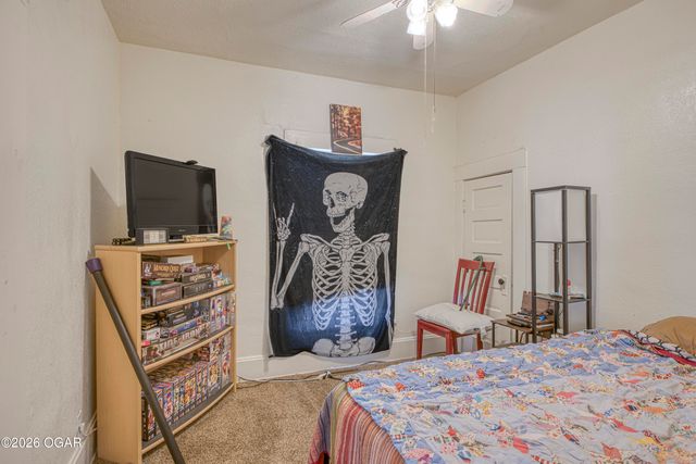 2912 E 9th Street, Joplin, MO 64801