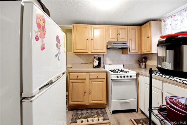 2042 Bogart Avenue, Bronx, NY 10462