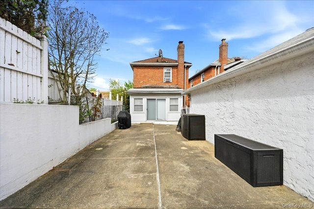 2042 Bogart Avenue, Bronx, NY 10462