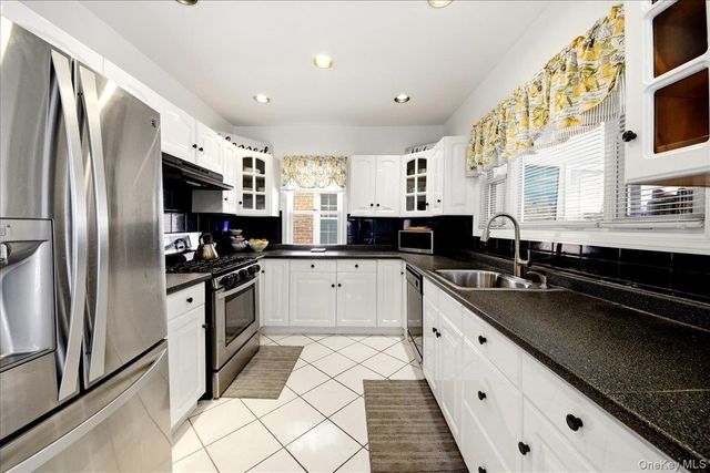 2042 Bogart Avenue, Bronx, NY 10462