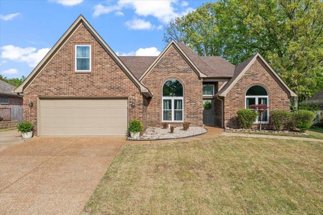 240 LAKEWOOD DR, Oakland, TN 38060