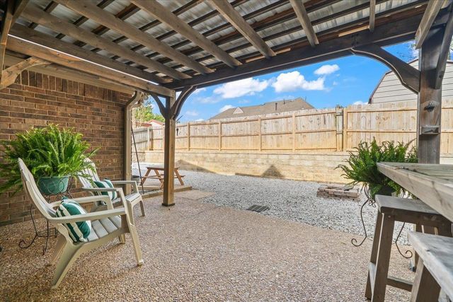 240 LAKEWOOD DR, Oakland, TN 38060