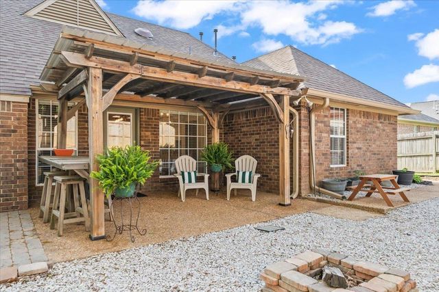 240 LAKEWOOD DR, Oakland, TN 38060
