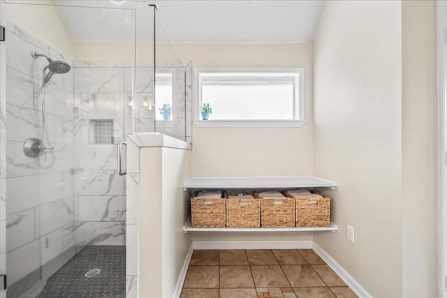 240 LAKEWOOD DR, Oakland, TN 38060