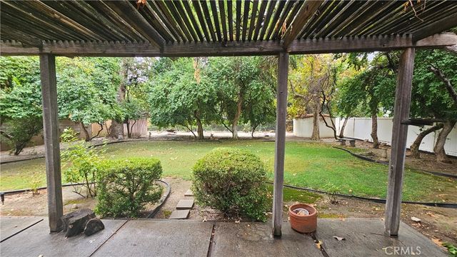 23218 8th, Newhall, CA 91321