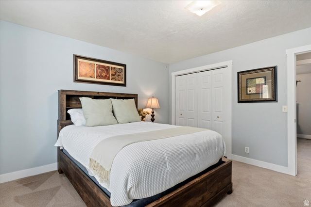 8931 S QUAIL HOLLOW DR, Sandy, UT 84093