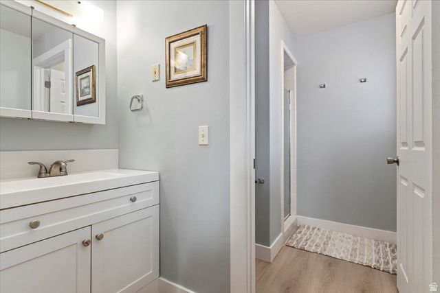 8931 S QUAIL HOLLOW DR, Sandy, UT 84093