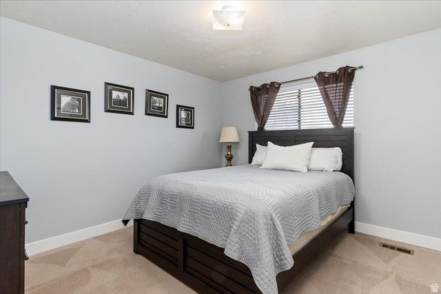 8931 S QUAIL HOLLOW DR, Sandy, UT 84093