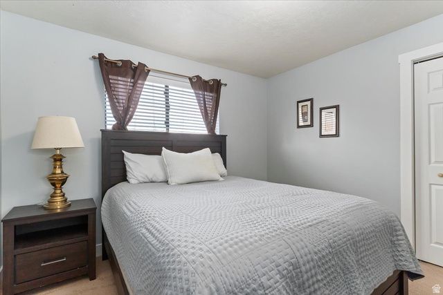 8931 S QUAIL HOLLOW DR, Sandy, UT 84093