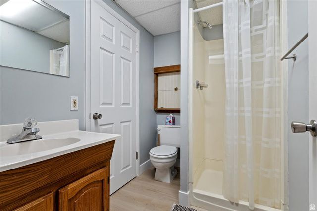 8931 S QUAIL HOLLOW DR, Sandy, UT 84093