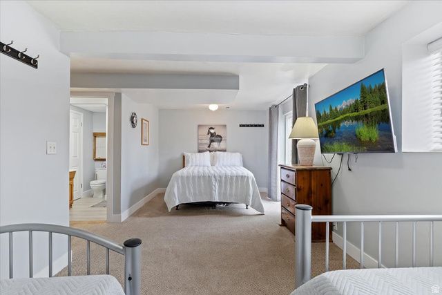 8931 S QUAIL HOLLOW DR, Sandy, UT 84093