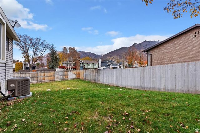 8931 S QUAIL HOLLOW DR, Sandy, UT 84093