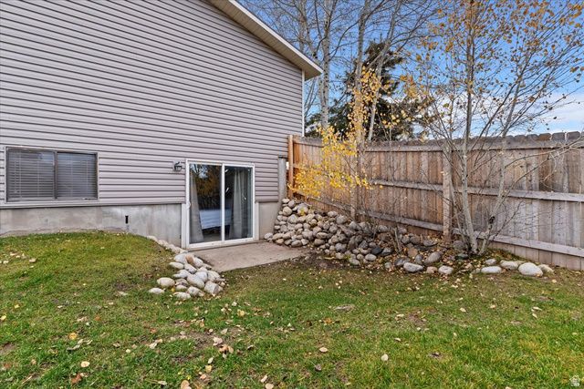 8931 S QUAIL HOLLOW DR, Sandy, UT 84093