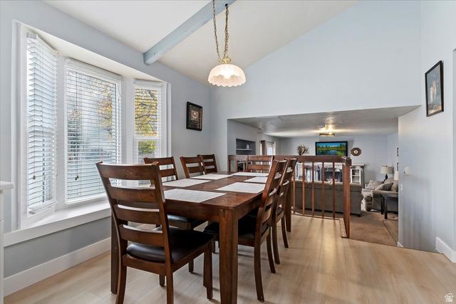 8931 S QUAIL HOLLOW DR, Sandy, UT 84093