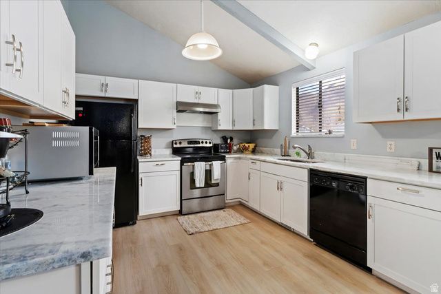 8931 S QUAIL HOLLOW DR, Sandy, UT 84093