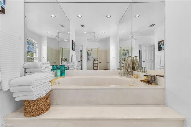 2031 Teagarden LN, Naples, FL 34110