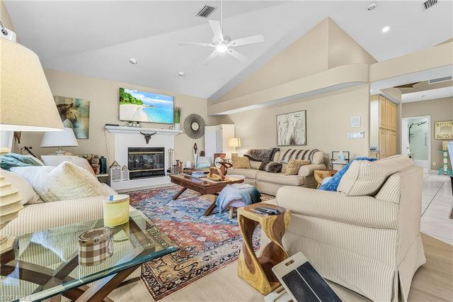 2031 Teagarden LN, Naples, FL 34110