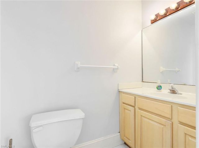 2031 Teagarden LN, Naples, FL 34110