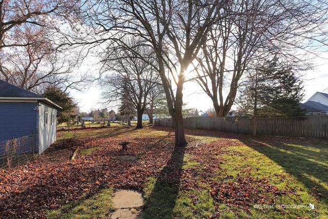 11901 Prairie Avenue, Hebron, IL 60034