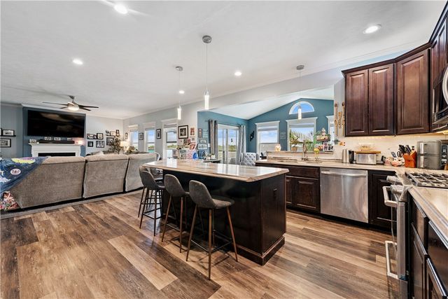 2186 Haflinger Dr, North Huntingdon, PA 15642