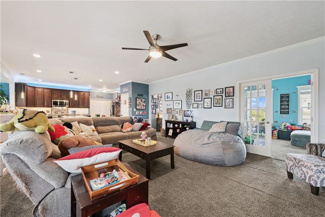 2186 Haflinger Dr, North Huntingdon, PA 15642