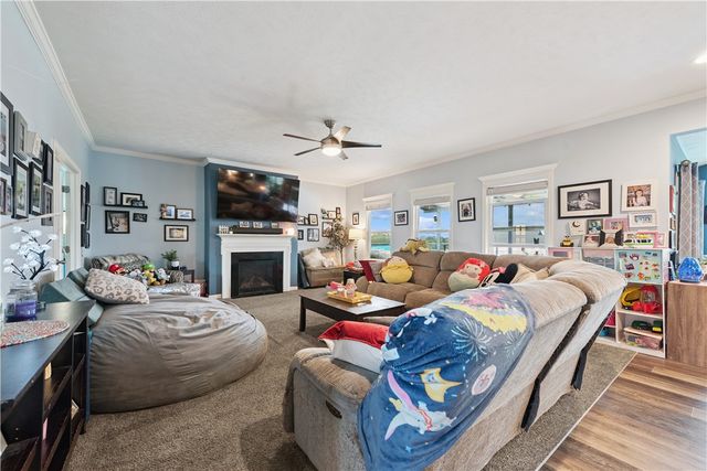 2186 Haflinger Dr, North Huntingdon, PA 15642