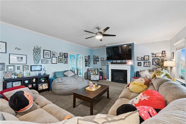 2186 Haflinger Dr, North Huntingdon, PA 15642