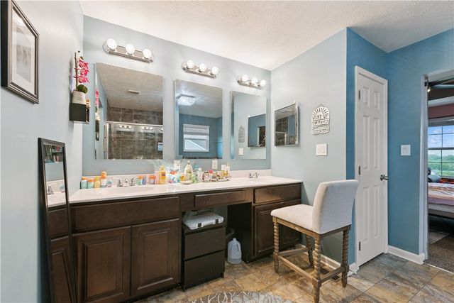 2186 Haflinger Dr, North Huntingdon, PA 15642