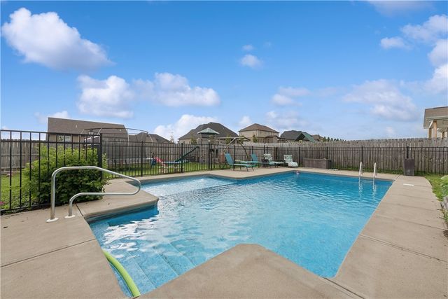 2186 Haflinger Dr, North Huntingdon, PA 15642