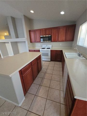 626 Regal Robin Way, North Las Vegas, NV 89084