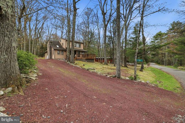 15 HAZARD RUN RD, Lake Harmony, PA 18624