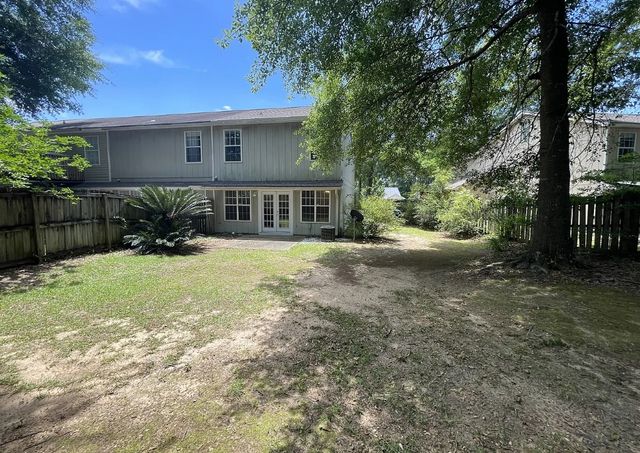 112 Candle Brook Dr, Dothan, AL 36303
