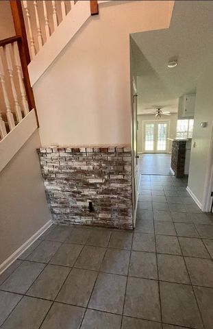 112 Candle Brook Dr, Dothan, AL 36303